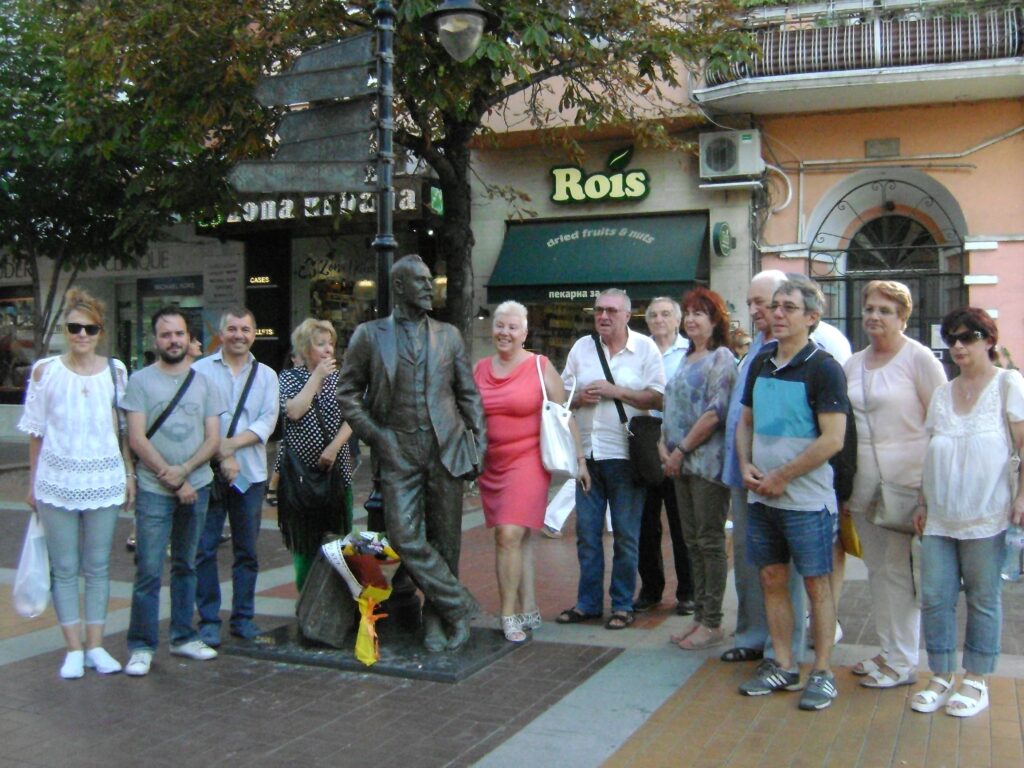 124 г. организирания туризъм в България